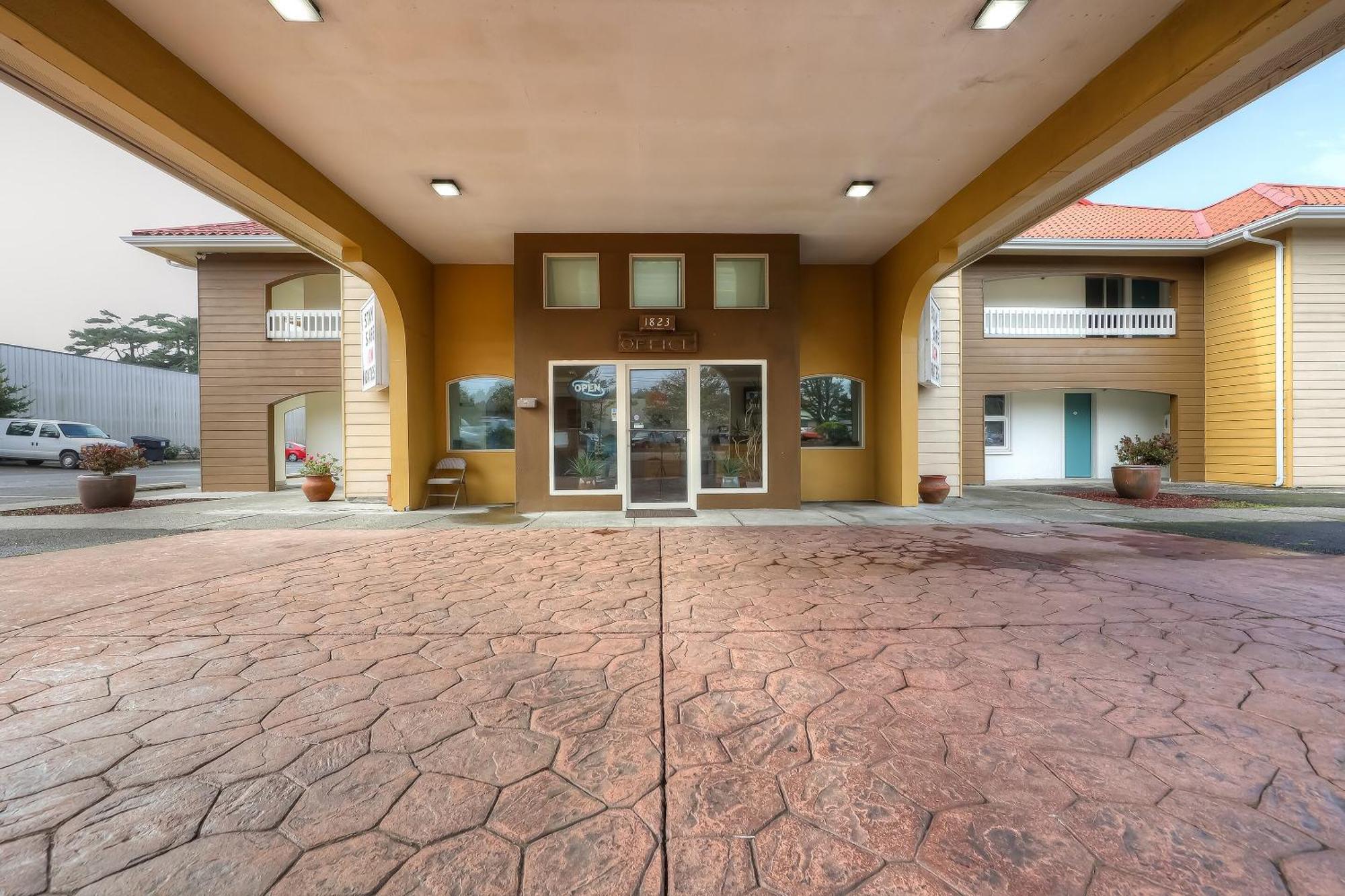 Newport Inn By Oyo - Hwy 101 Bagian luar foto